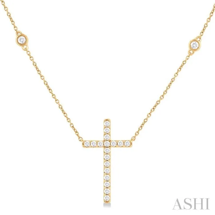 1/2 Ctw Cross Pendant Round Cut Diamond Fashion Station Necklace in 10K Yellow Gold