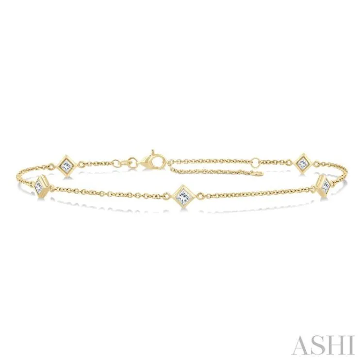 1/2 Ctw Princess Cut Diamond Station Bracelet in 14K Yellow Gold