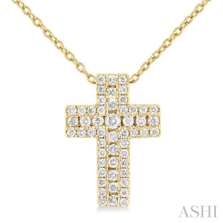 1/4 Ctw Cross Round Cut Diamond Fashion Pendant With Chain in 14K Yellow Gold