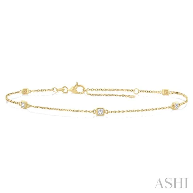 1/4 Ctw Princess Cut Diamond Station Bracelet in 14K Yellow Gold