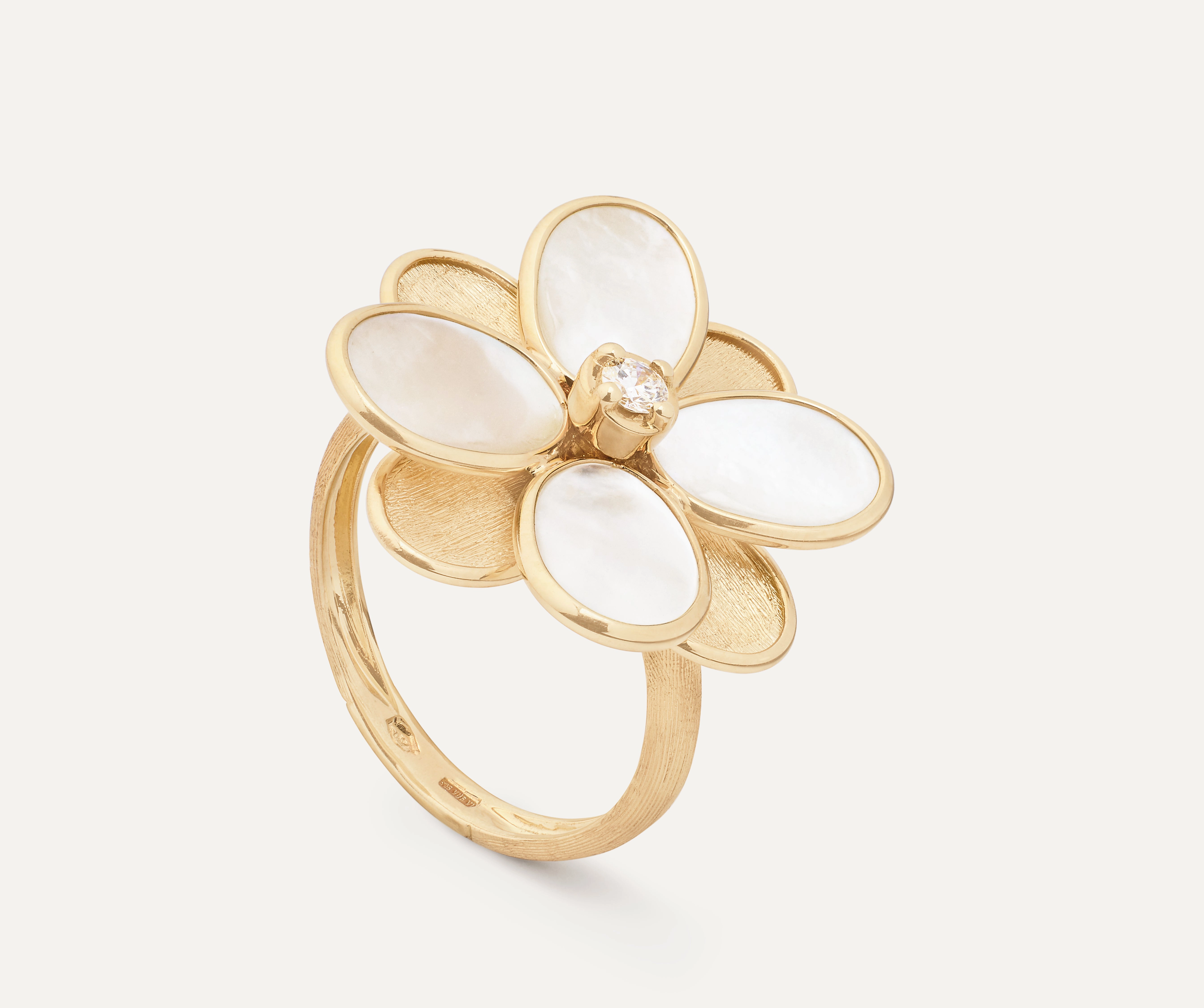 18K YELLOW GOLD MOTHER-OF-PEARL RING WITH DIAMOND
