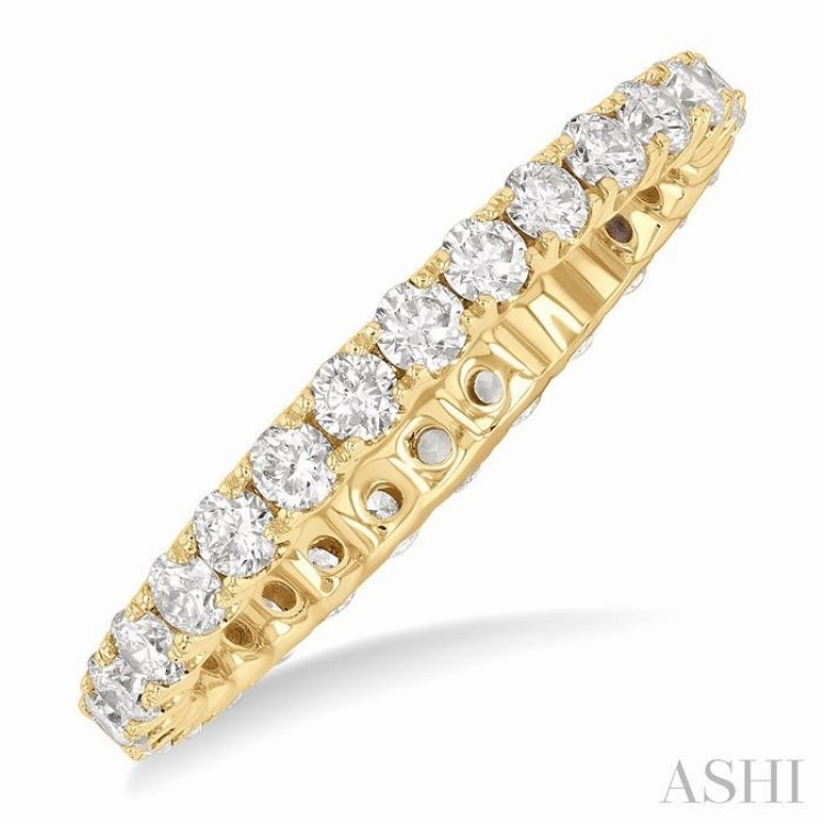 1.00 Ctw Round Cut Diamond Eternity Wedding Band in 14K Yellow Gold
