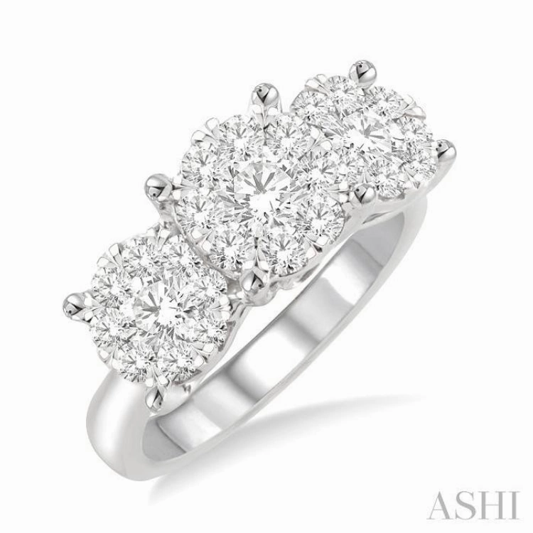 1 1/2 ctw Lovebright Round Cut Diamond Ring in 14K White Gold