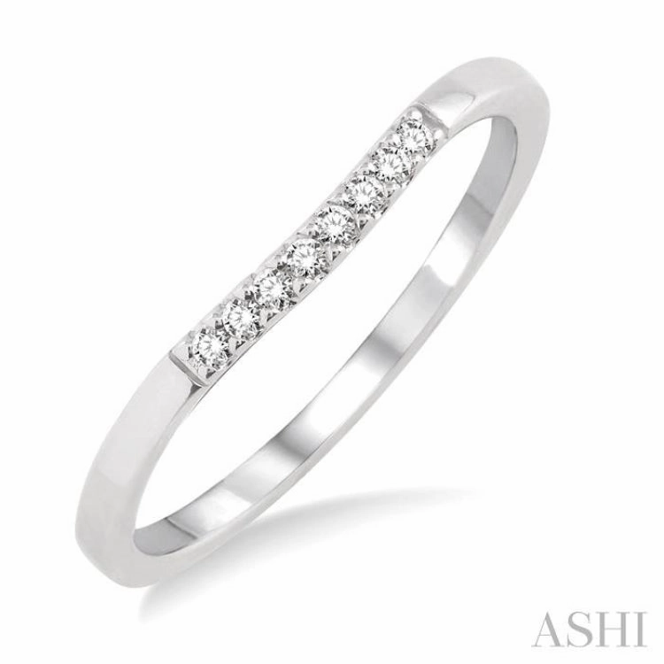 1/20 ctw Round Cut Diamond Wedding Band in 14K White Gold