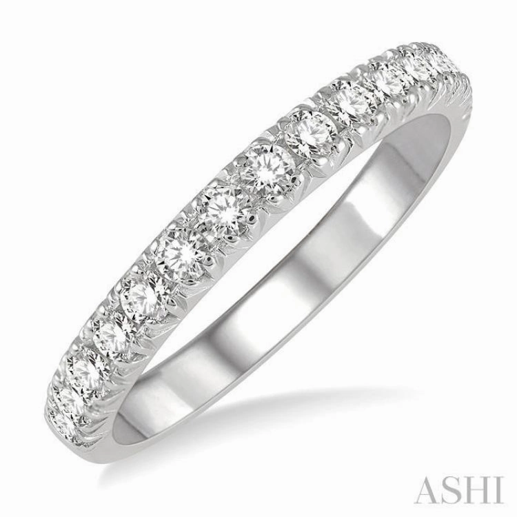 1/2 Ctw 15Stones Round Cut Diamond Wedding Band in 14K White Gold
