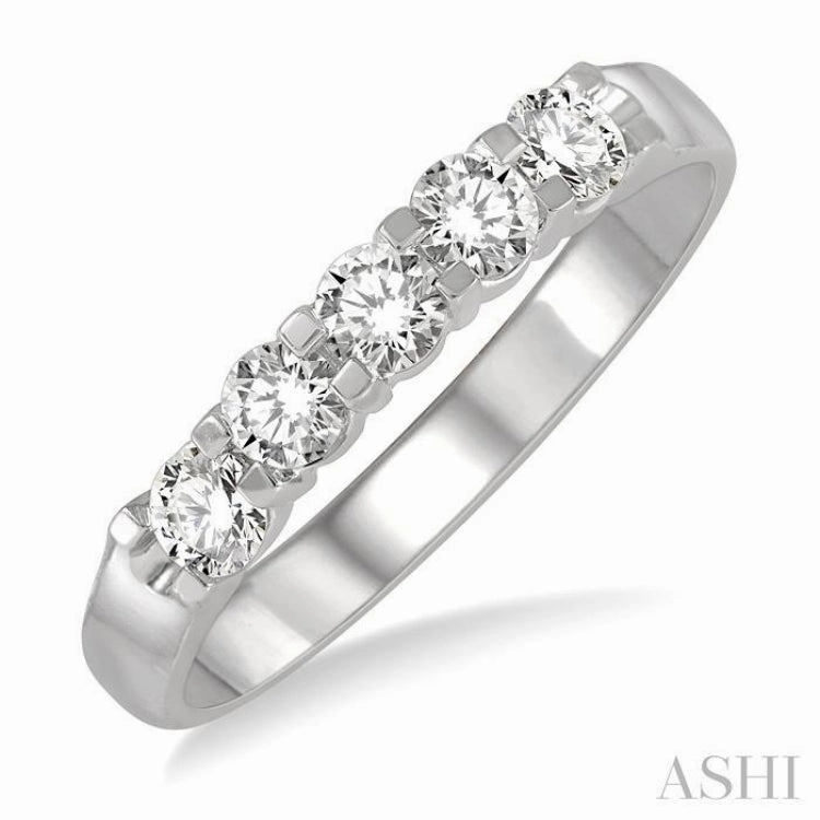 1/2 ctw 5 Stone Round Cut Diamond Wedding Band in 14K White Gold
