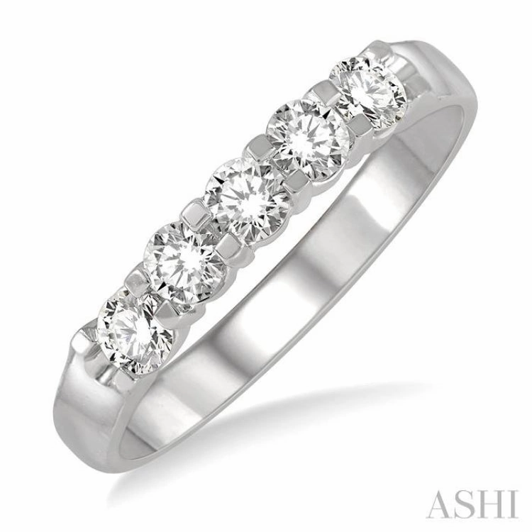 1/2 ctw 5 Stone Round Cut Diamond Wedding Band in 14K White Gold