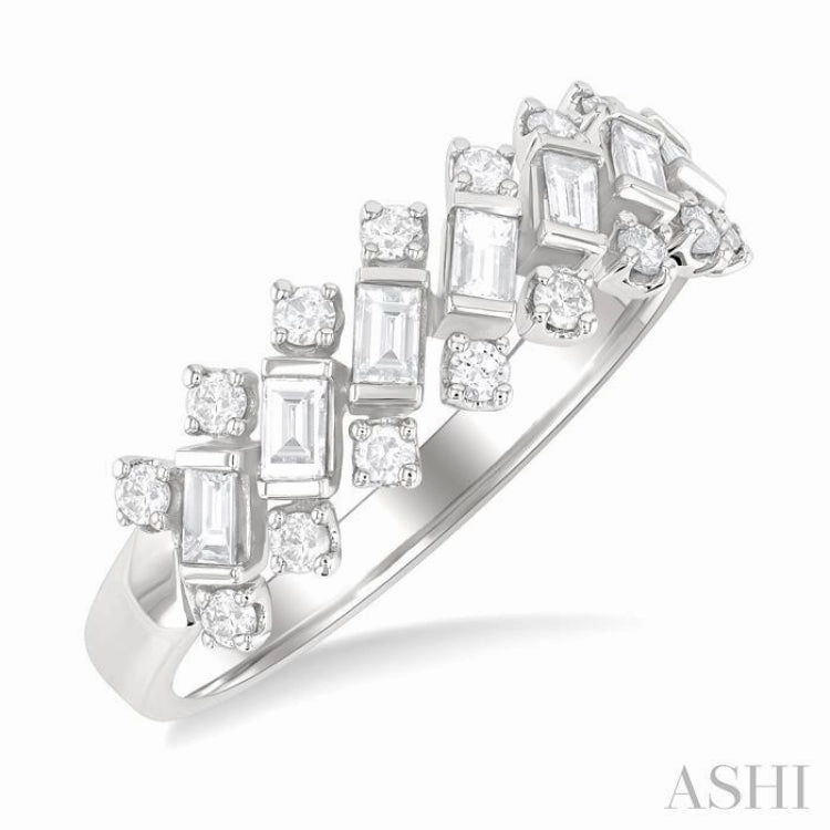 1/2 Ctw Scatter Baguette and Round Cut Diamond Fashion Band in 14K White Gold