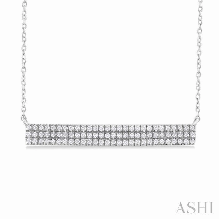 1/4 Ctw Bar Triple Row Round Cut Diamond Necklace in 10K White Gold
