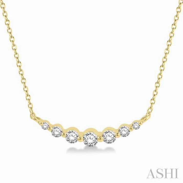 1/4 Ctw Diamond Smile Necklace in 14K Yellow Gold