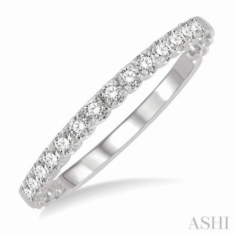 1/4 ctw Lattice Round Cut Diamond Wedding Band in Platinum