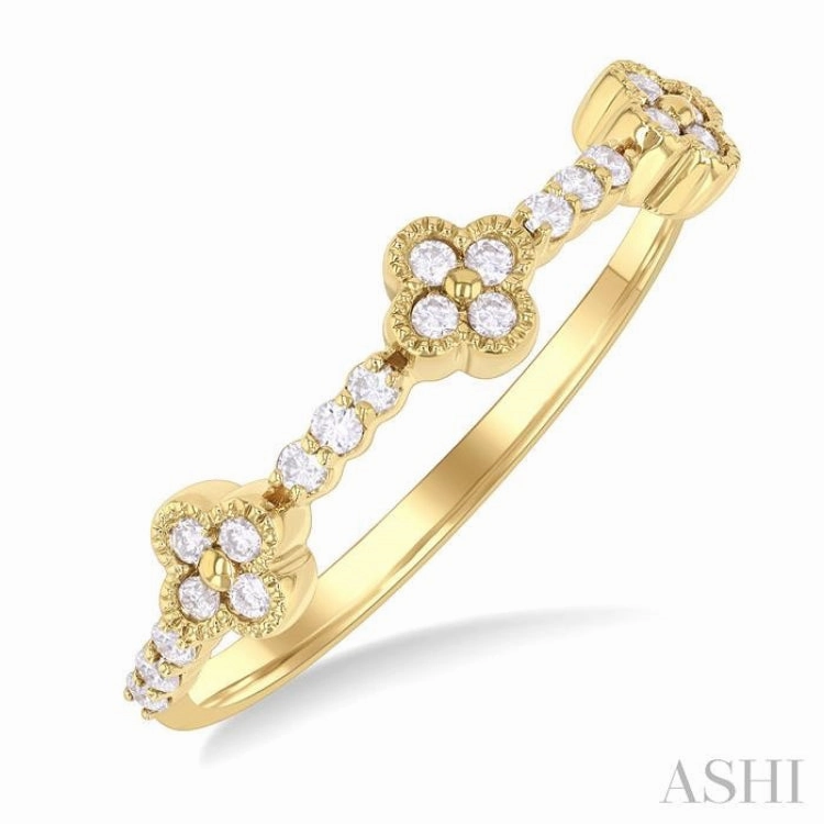 1/5 Ctw Round Cut Diamond Clover Ring in 10K Yellow Gold