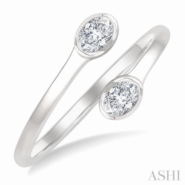 1/5 Ctw Split Single Coil Bezel Set Oval Cut Diamond Open Fashion Ring in 14K White Gold