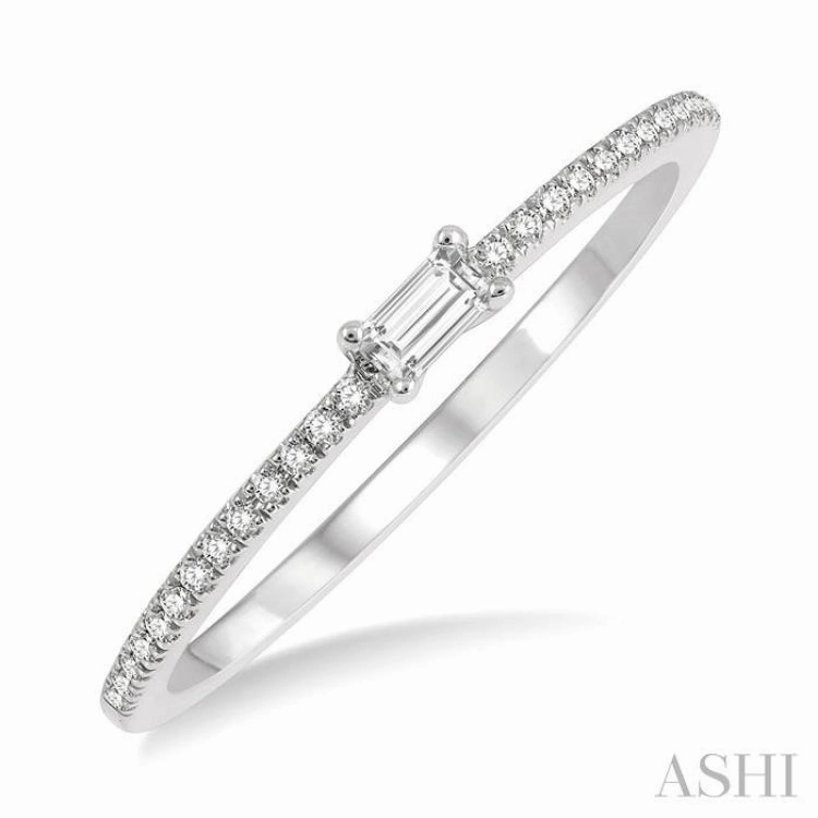 1/6 ctw Petite Baguette Center Round Cut Diamond Stack Band in 14K White Gold