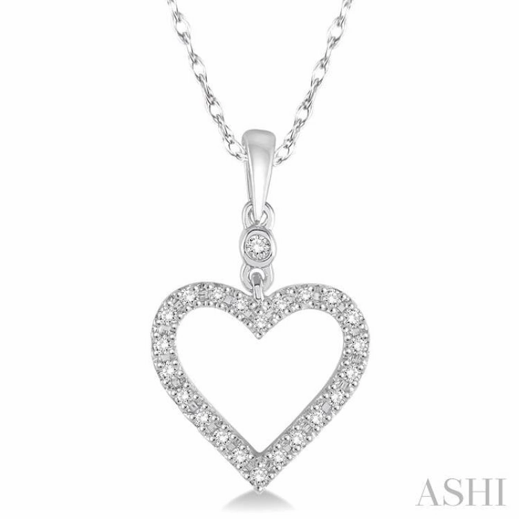1/6 ctw Round Cut Diamond Heart Pendant in 10K White Gold with Chain