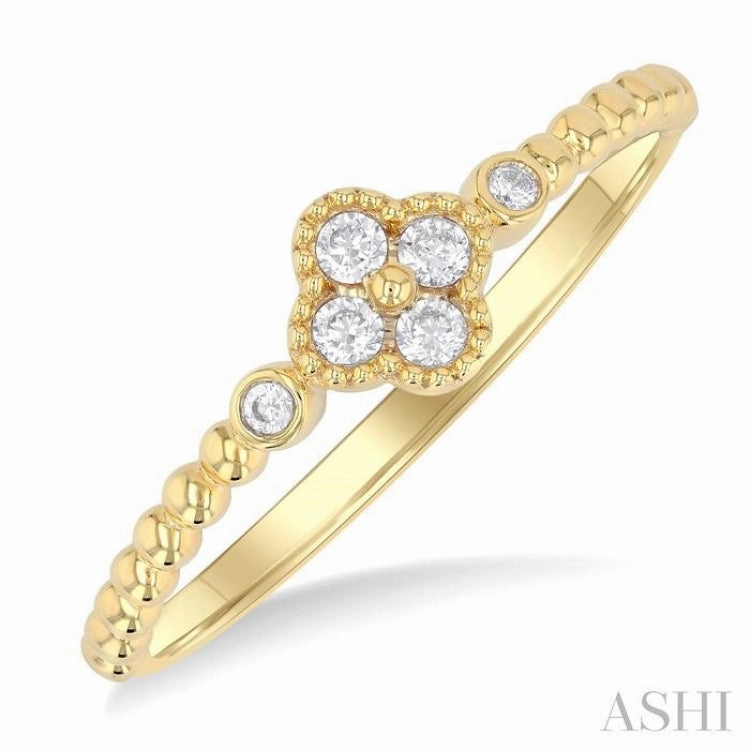 1/8 Ctw Petite Bead Shank Clover Leaf Round Cut Diamond Fashion Ring in 10K Yellow Gold
