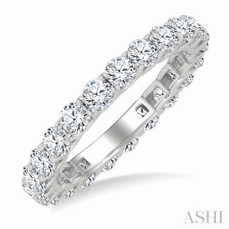 2.00 Ctw Round Cut Diamond Eternity Band in 14K White Gold