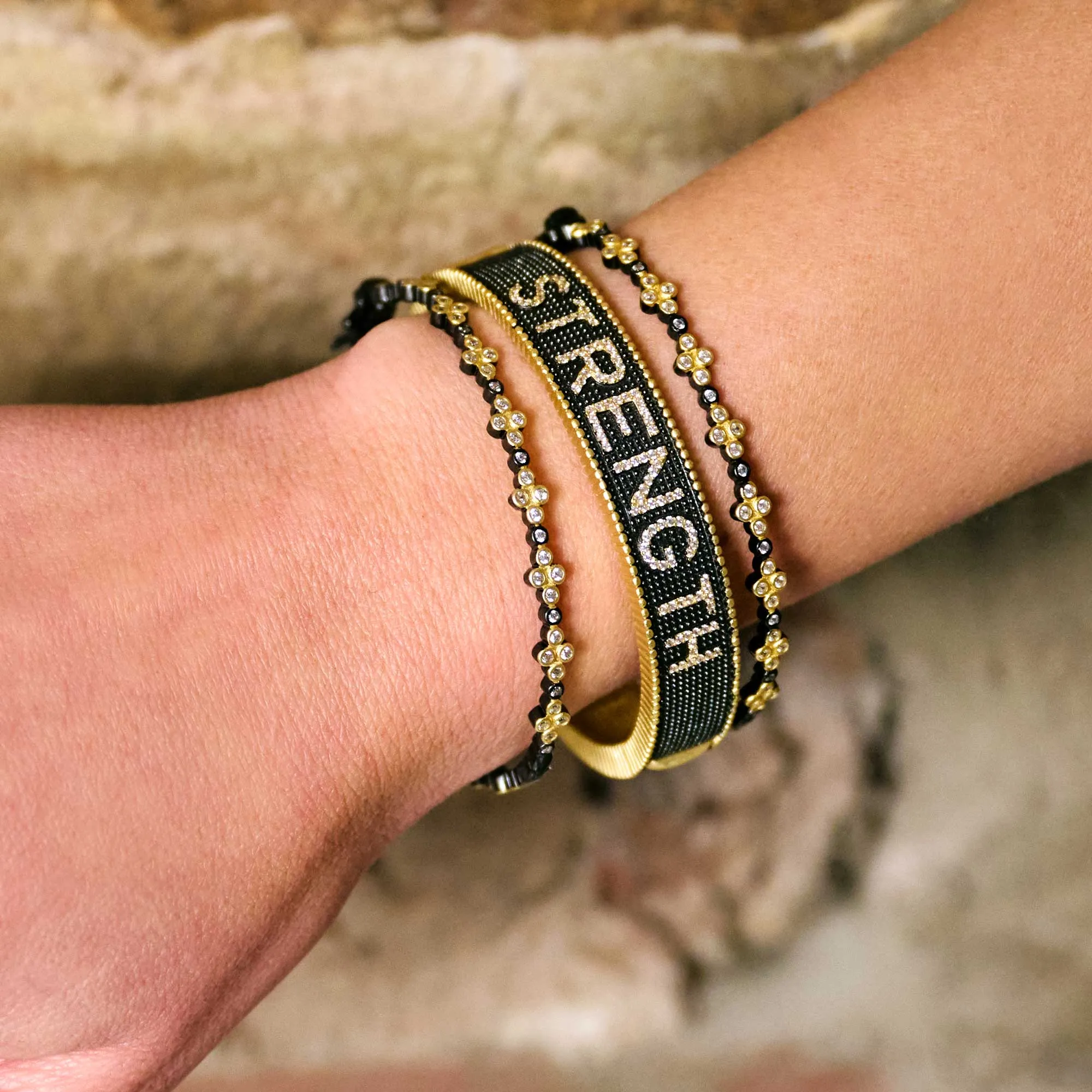 Clover Station Hinge Bangle