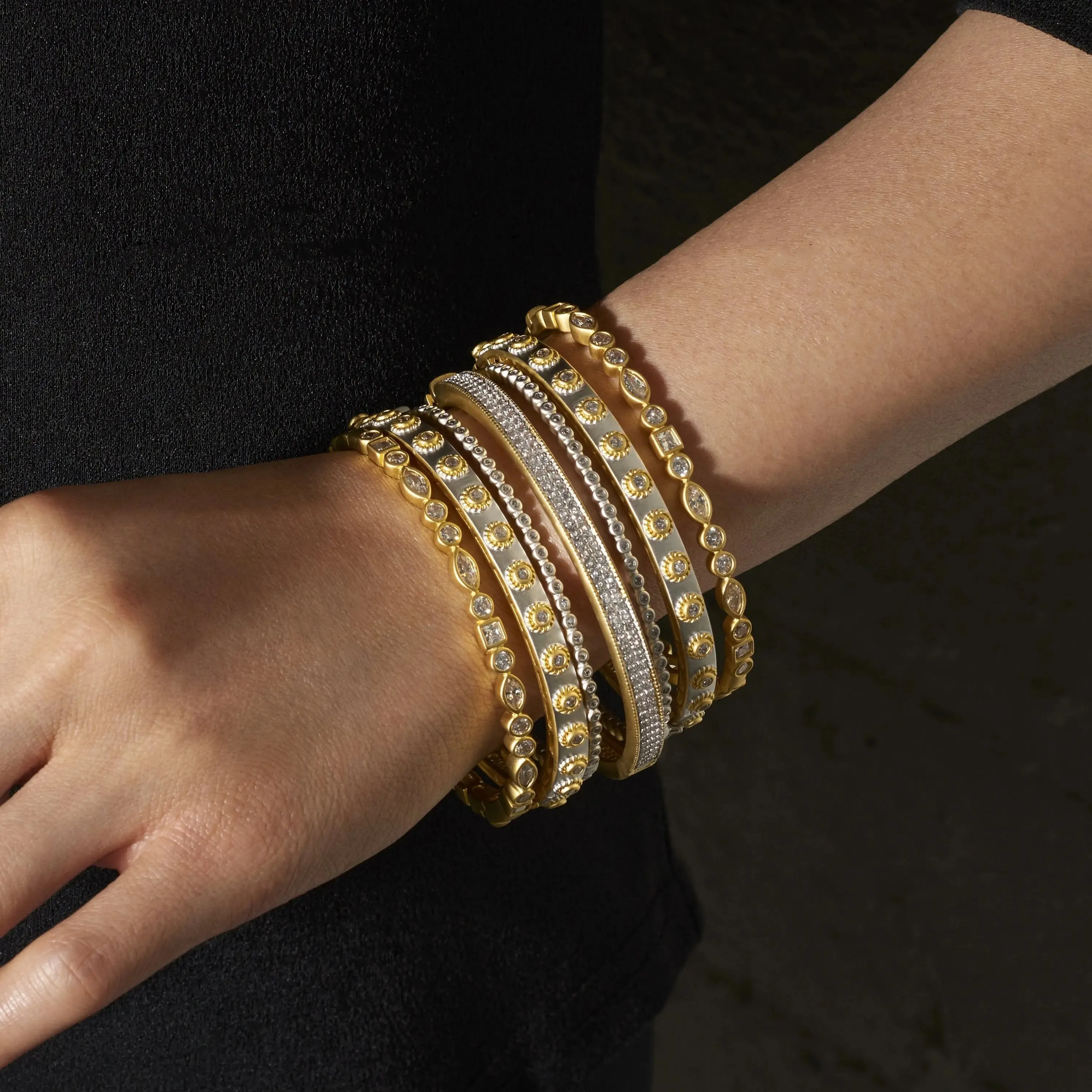 Signature Bezel Pav Hinge Bangle